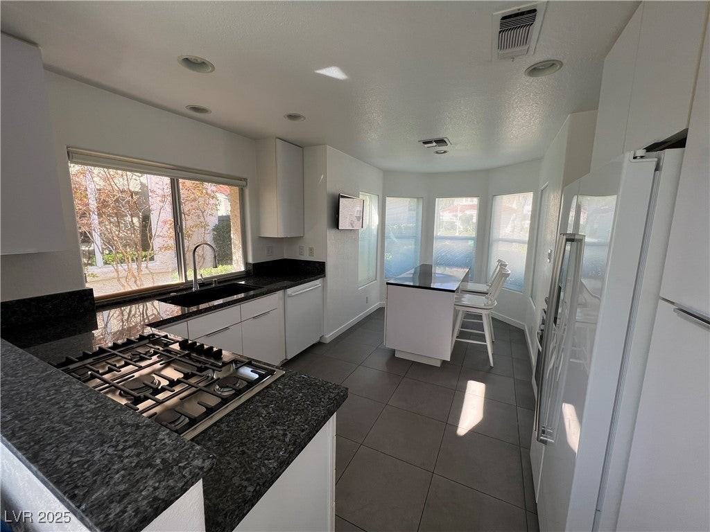 7049 Big Springs Ct - Photo 7 of 29