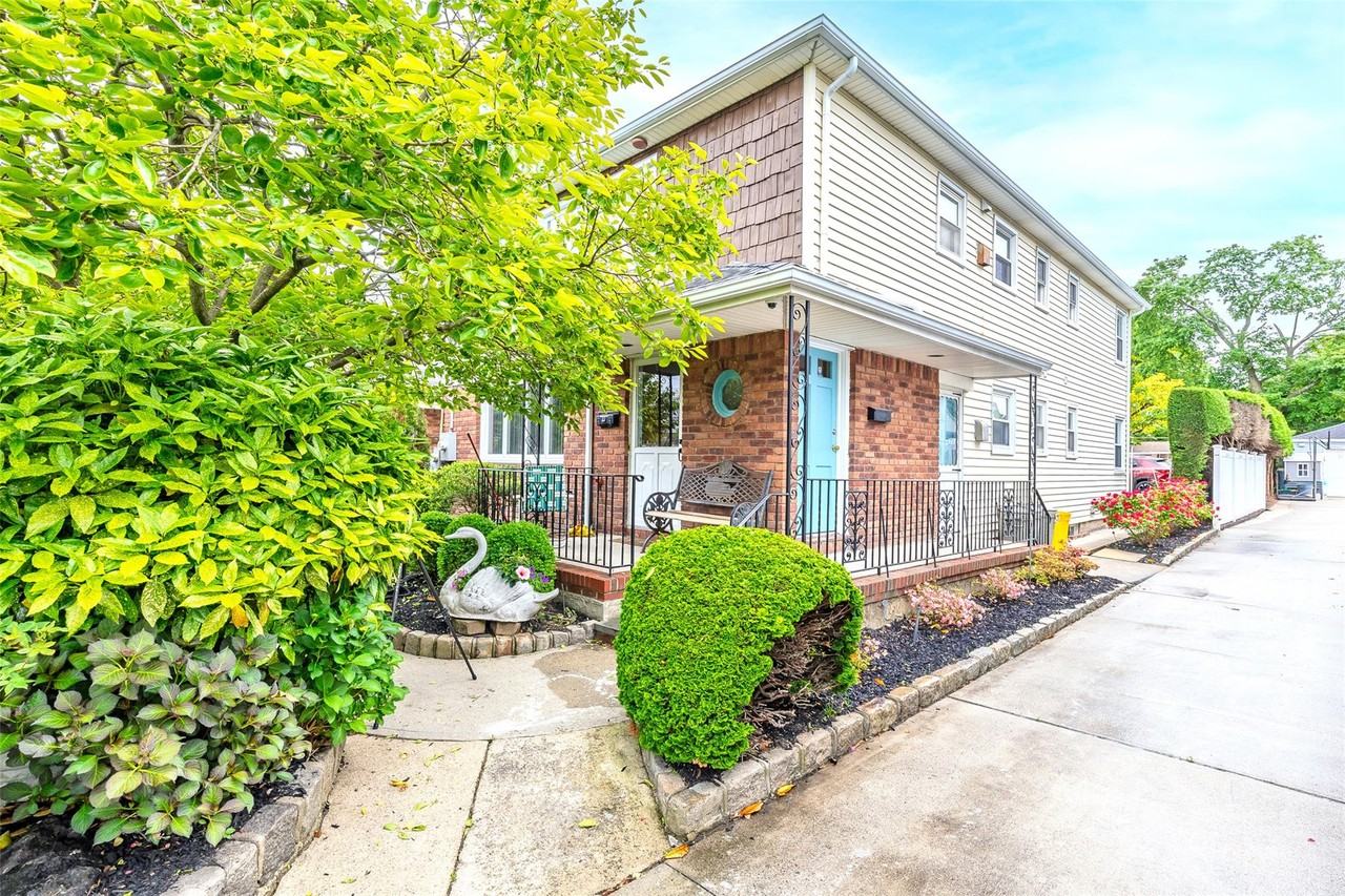 1765 Broadway - Photo 2 of 33