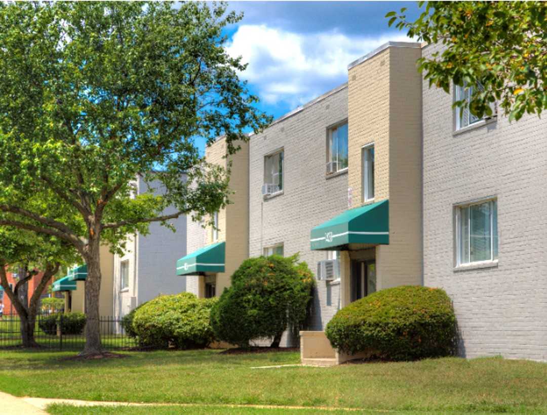 Bedford and Victoria Station Apartments - Photo 7 of 141