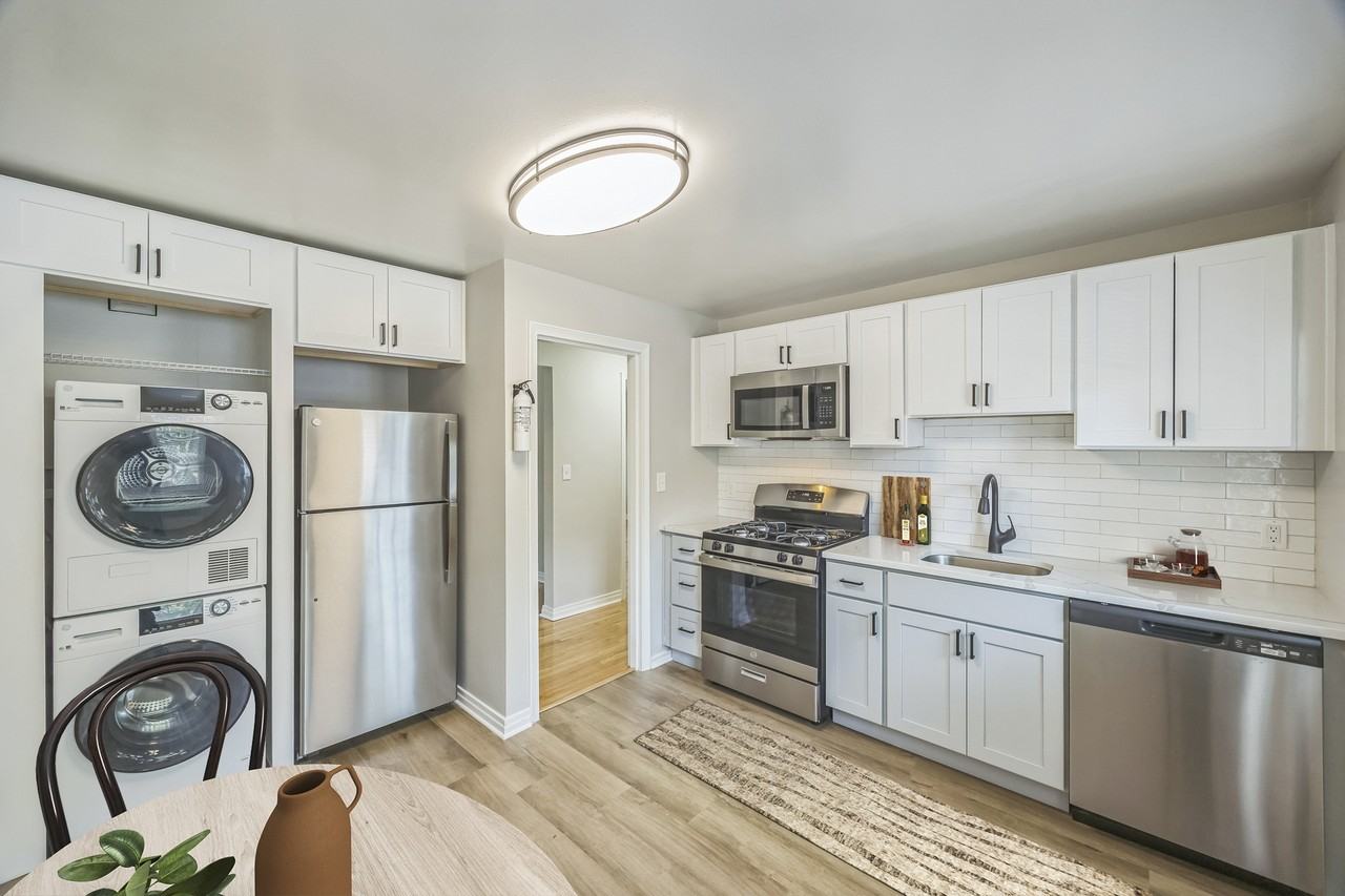 Eagle Rock Apartments at Maplewood - Photo 3 of 18