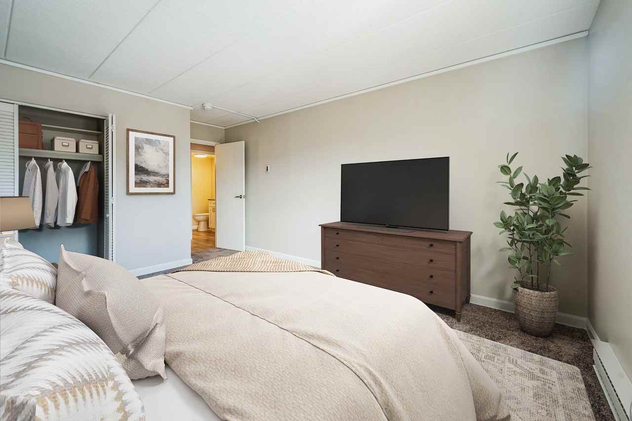 Eagle Rock Apartments at MetroWest - Photo 4 of 24