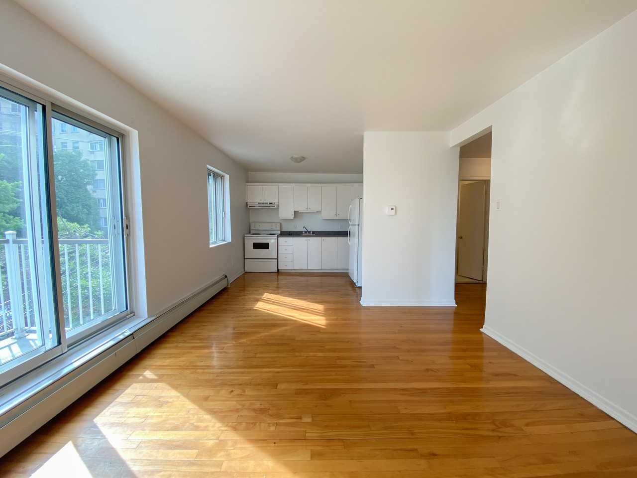 6550 Avenue Wilderton #205 - Photo 3 of 20