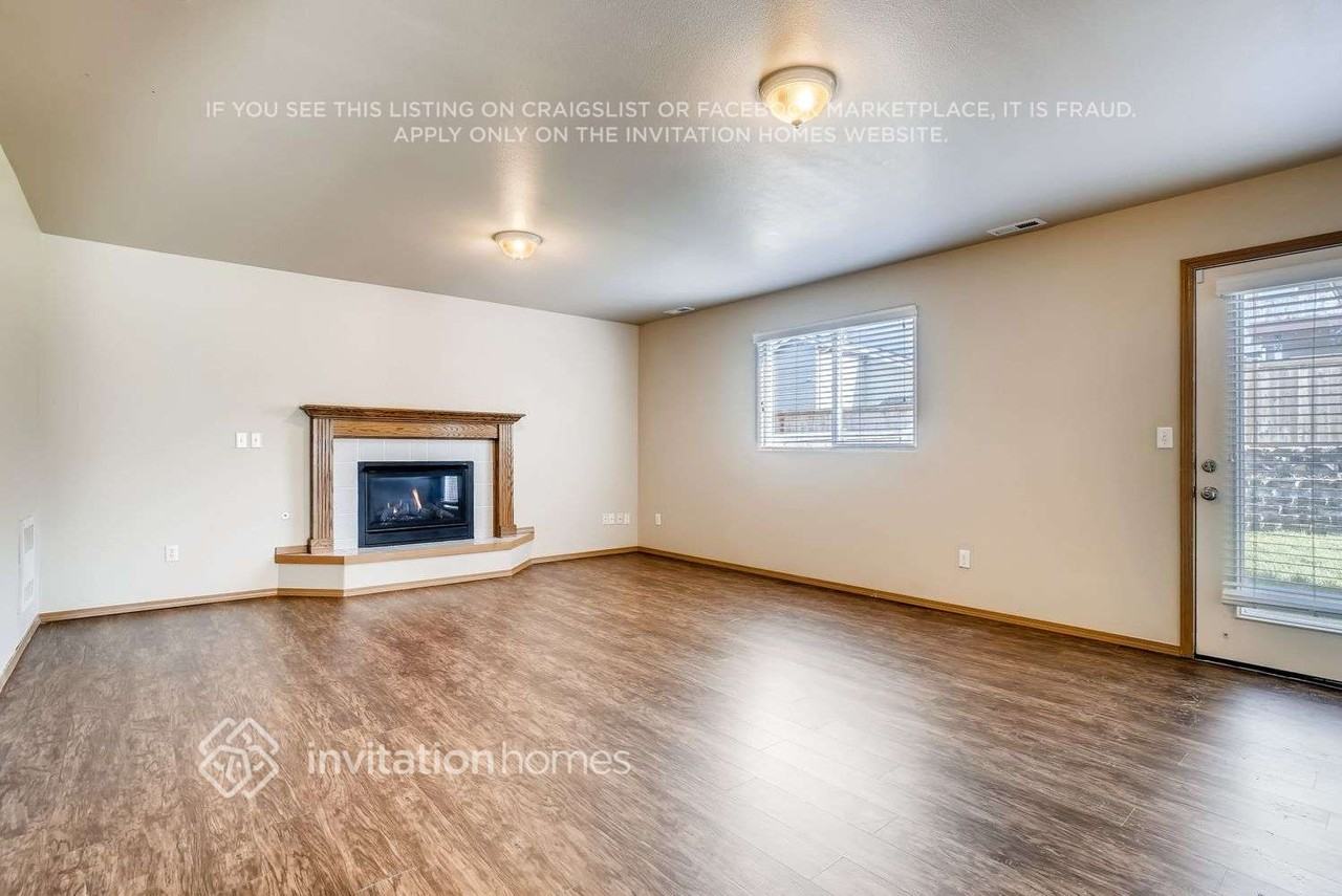 18423 Greenock Ct - Photo 2 of 12