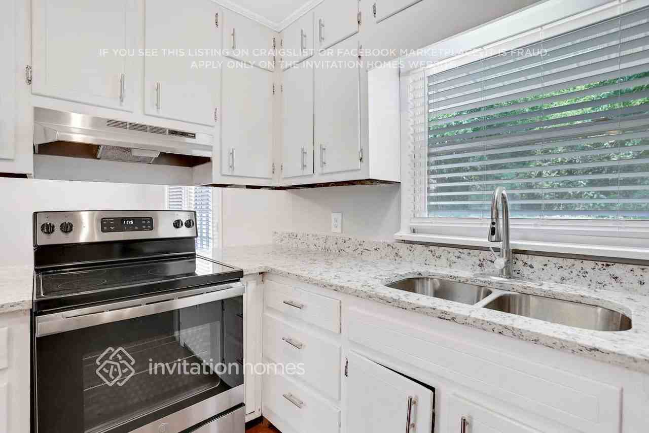 4086 Snapfinger Way - Photo 7 of 24