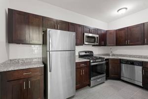 featured image of 1608 W Sherwin Ave