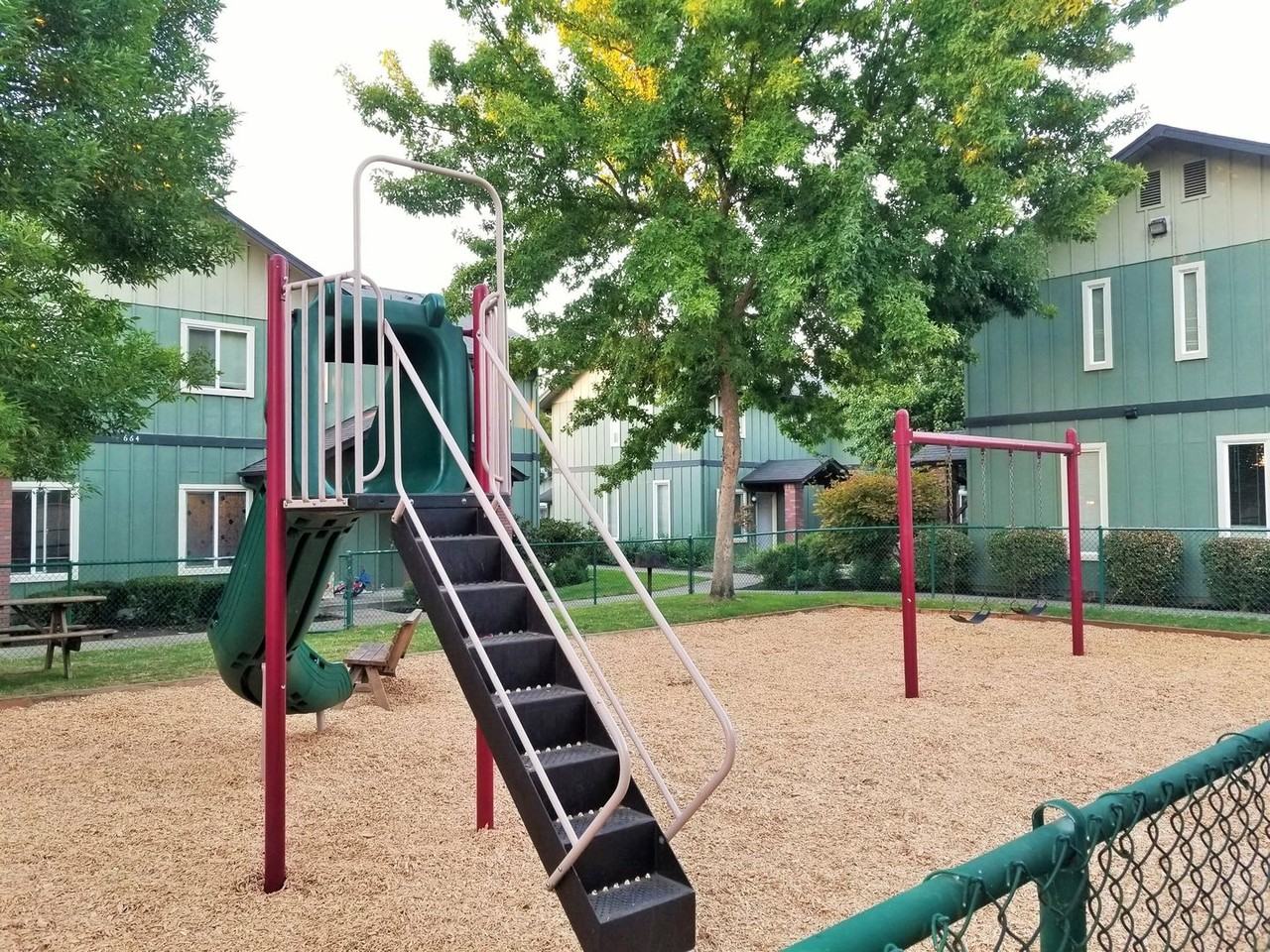 LaSalle Crossing - Photo 4 of 50