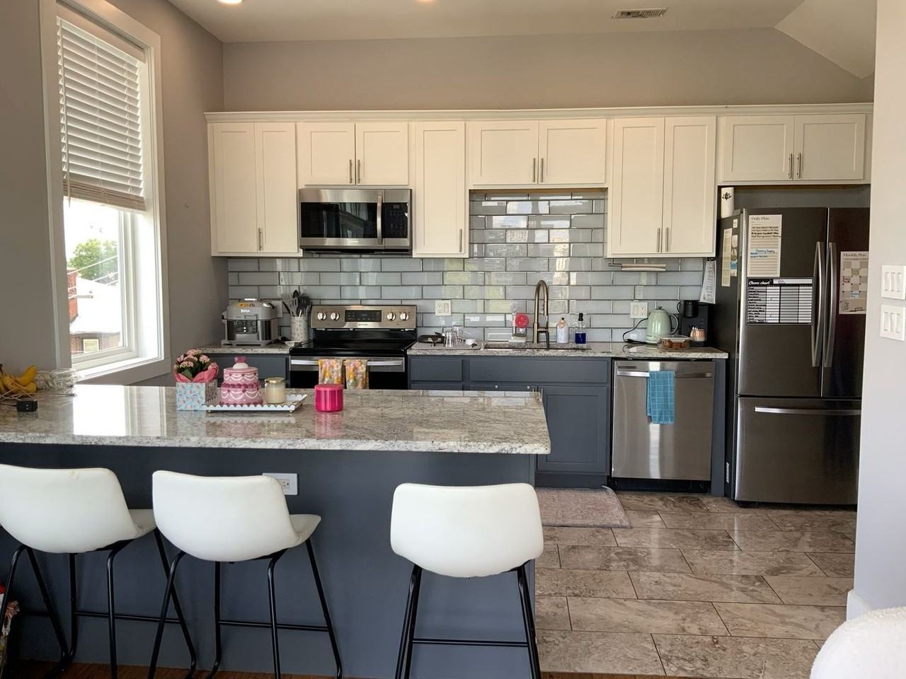 1117 Laurel Ave - Photo 3 of 21