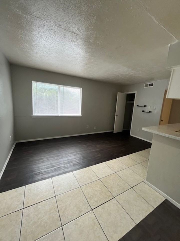 Sycamore Tree Condominiums - Photo 7 of 35