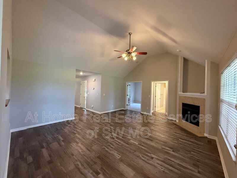 4023 S Warmwater Ave - Photo 6 of 14