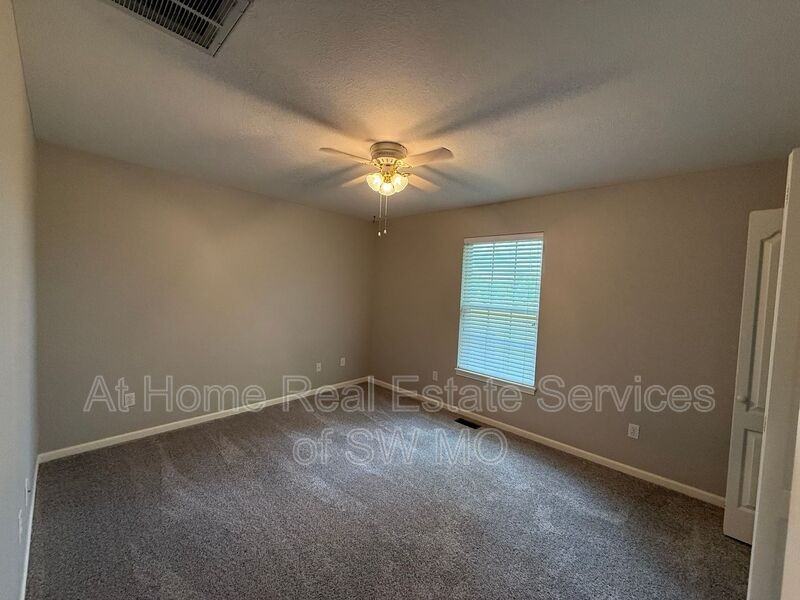 4023 S Warmwater Ave - Photo 7 of 14