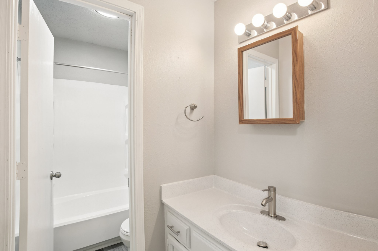 Grand Vue Townhomes - Photo 7 of 25