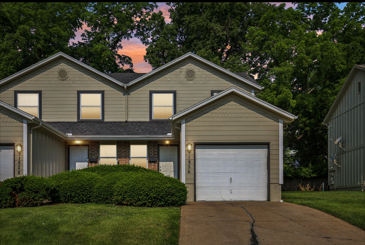 Grand Vue Townhomes - Photo 2 of 25