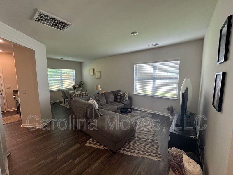 405 Sea Grit Court - Photo 3 of 22