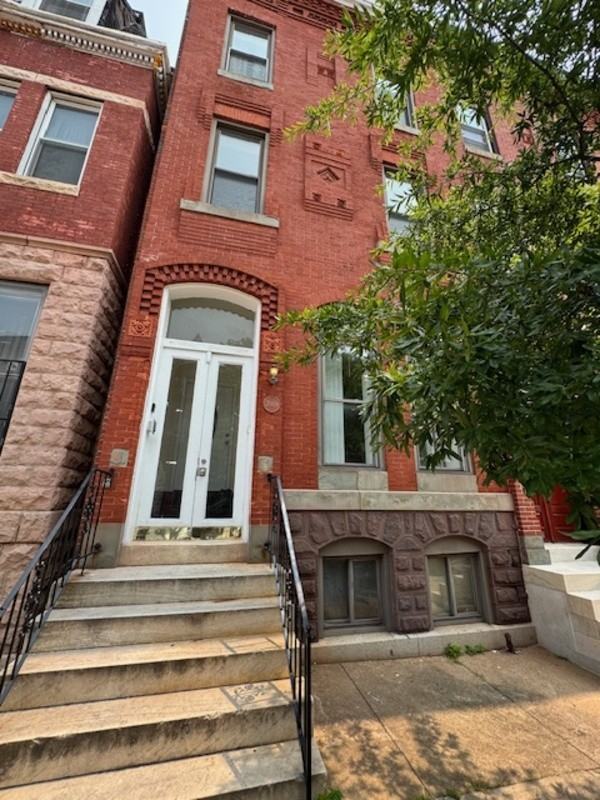 2009 Madison Ave - Photo 2 of 10