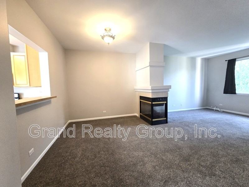 652 S Rosehall Ln - Photo 3 of 20
