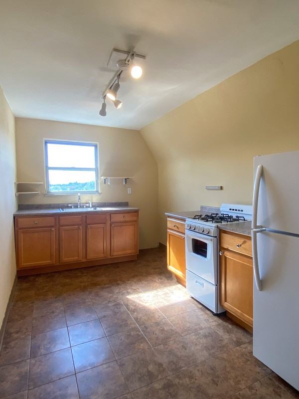820 Bayridge Ave #3 - Photo 7 of 17