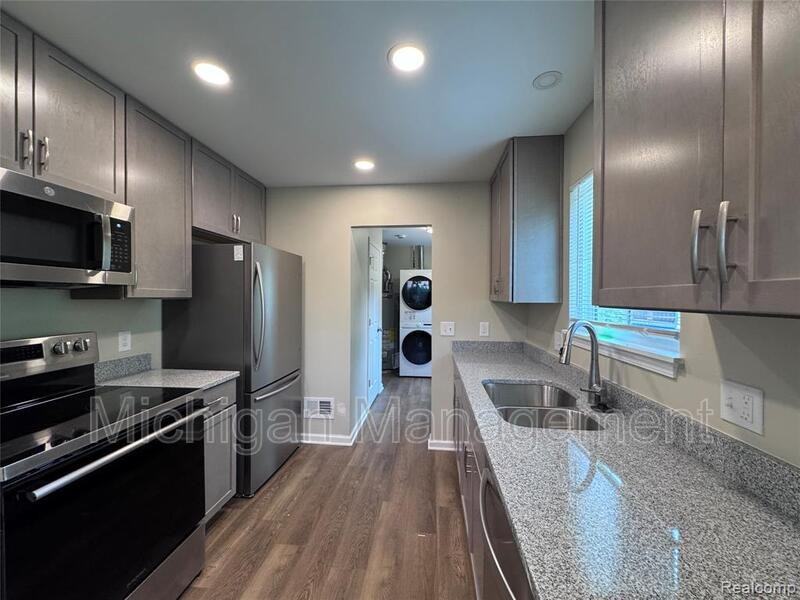 21104 Inkster Rd - Photo 2 of 14