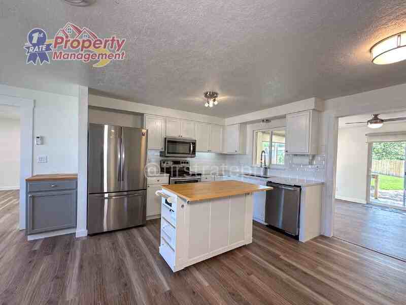 7703 S Mistyglen Ave - Photo 7 of 31