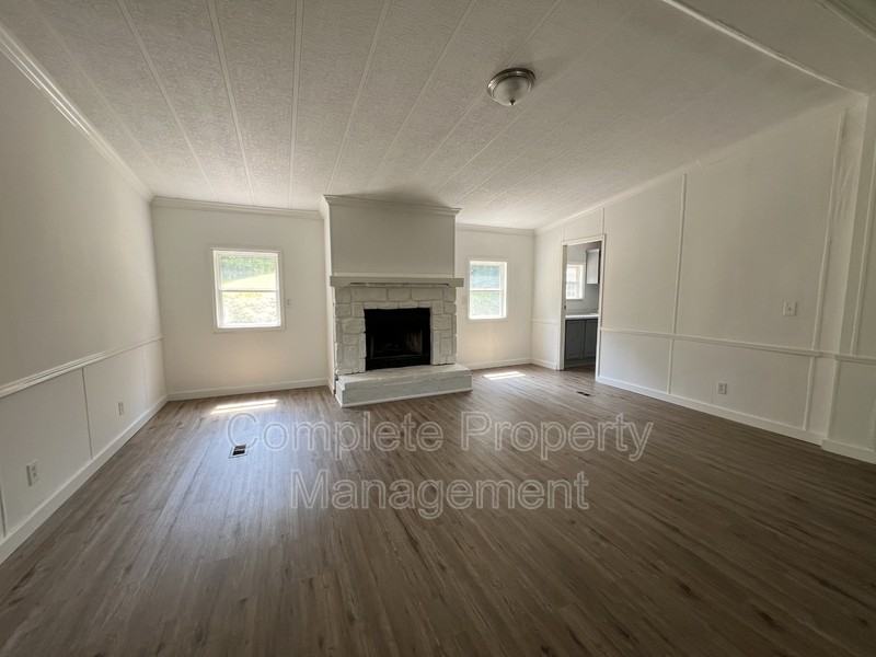 12071 Woodland Lake Rd - Photo 2 of 9