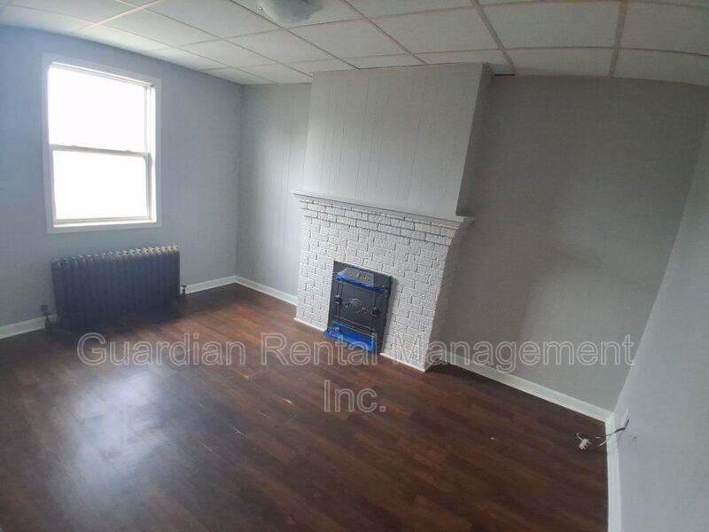 411 Simpson St #6 - Photo 3 of 12