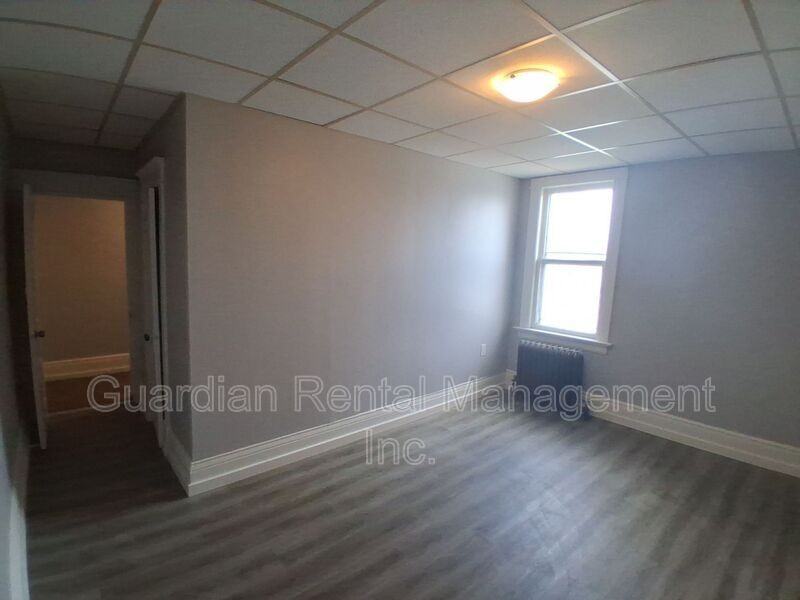 411 Simpson St #6 - Photo 5 of 12