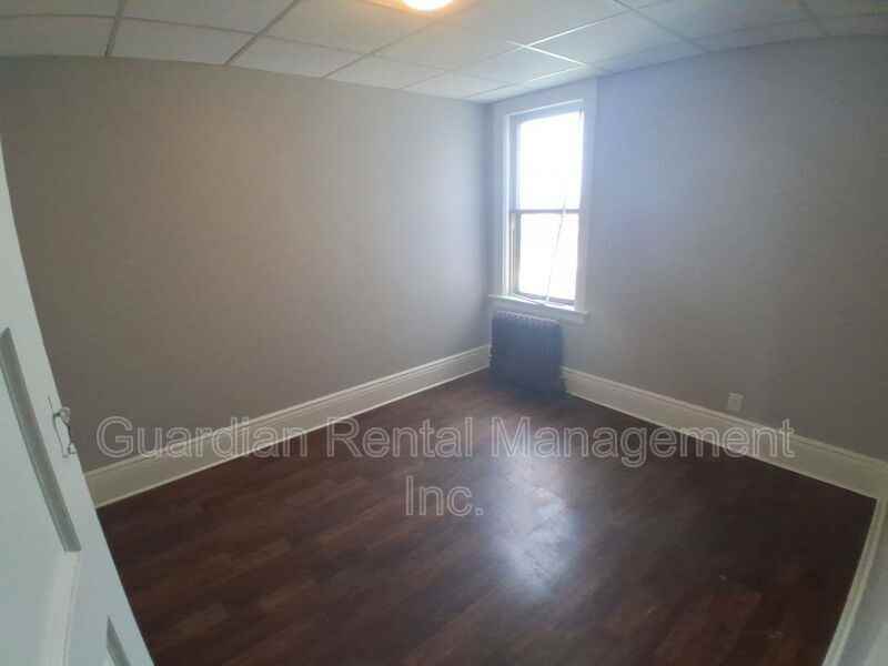411 Simpson St #6 - Photo 7 of 12
