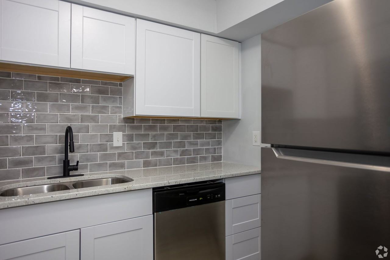 Dalecrest Place - Photo 2 of 33