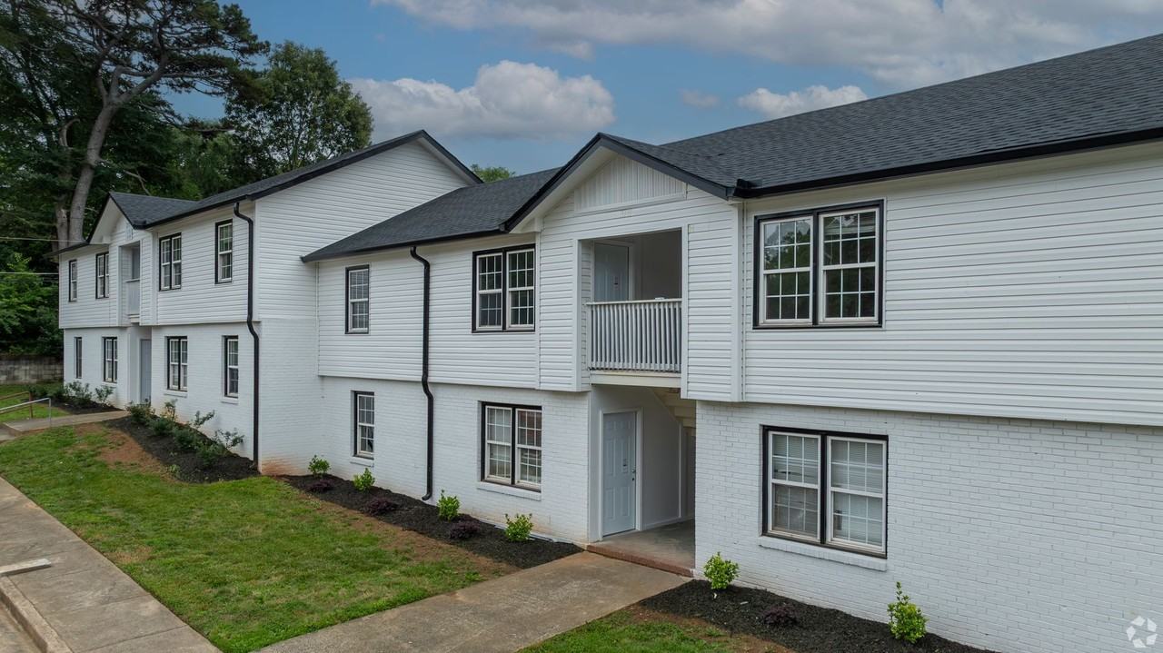 Dalecrest Place - Photo 4 of 33