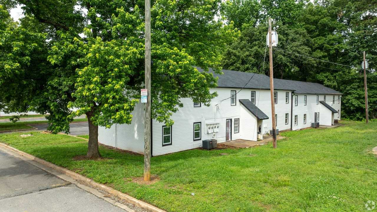 Dalecrest Place - Photo 7 of 33