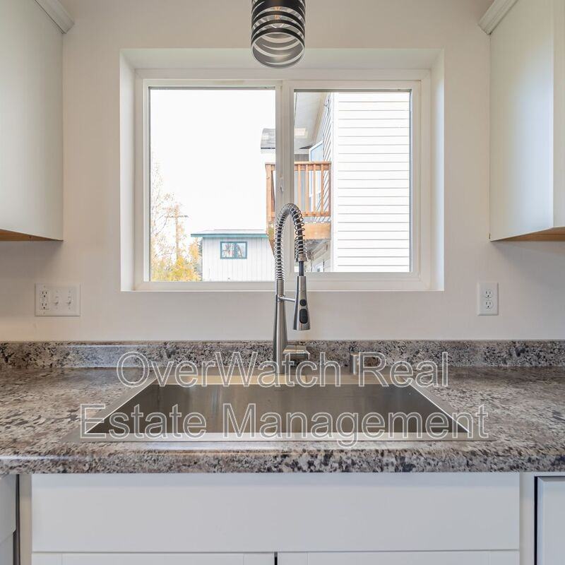 1238 E 9th Ave - Photo 3 of 18