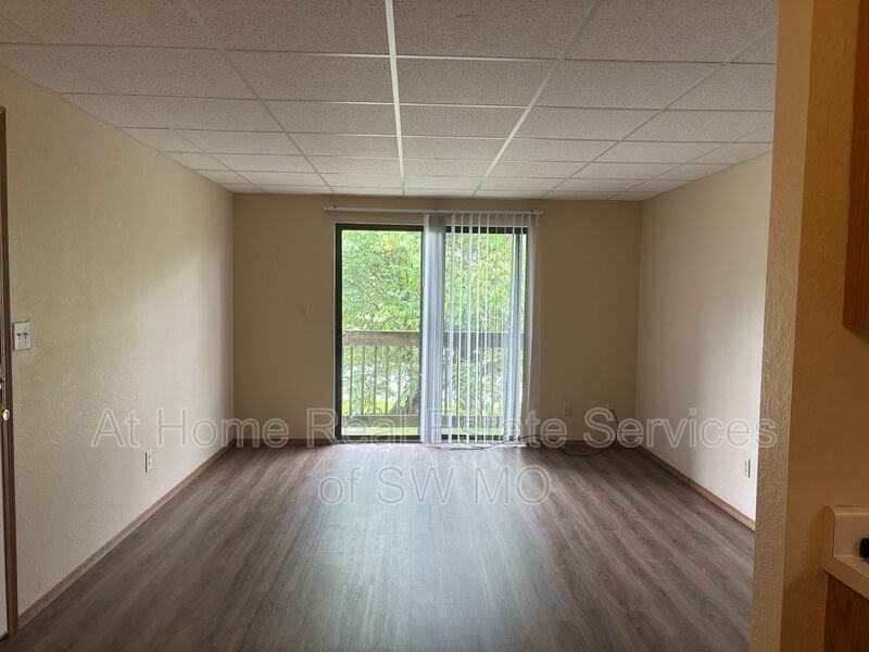 722 E Bain St - Photo 2 of 7