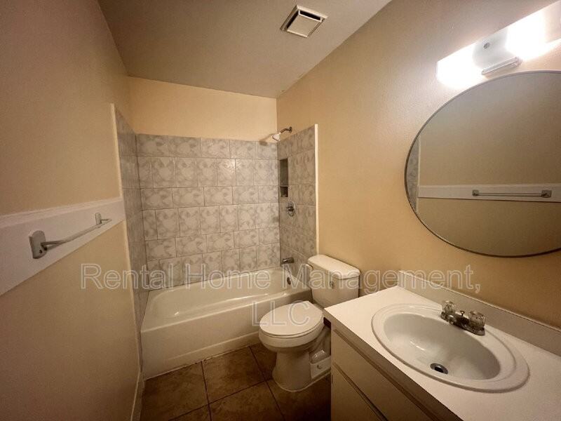 343 E Rosewood Ln - Photo 6 of 8