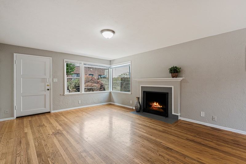 2610 58th Ave Sw - Photo 2 of 15