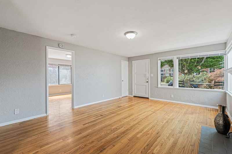 2610 58th Ave Sw - Photo 3 of 15