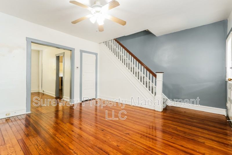 1060 Markee Ter - Photo 2 of 15