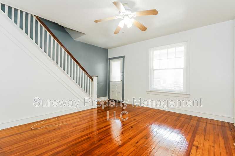 1060 Markee Ter - Photo 3 of 15
