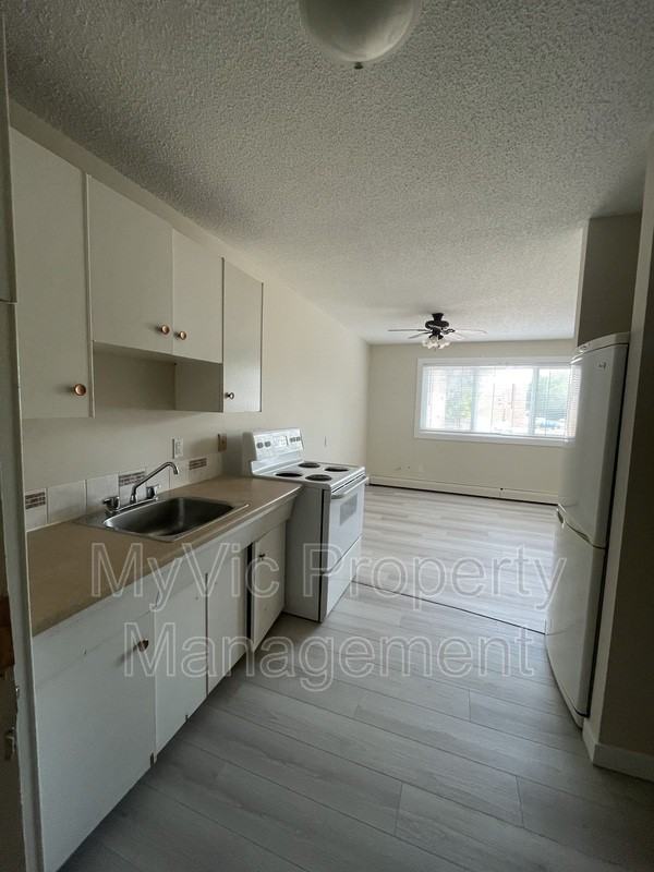 11507 124 St Nw - Photo 3 of 6