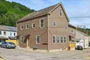 featured image of 1 Higgins St