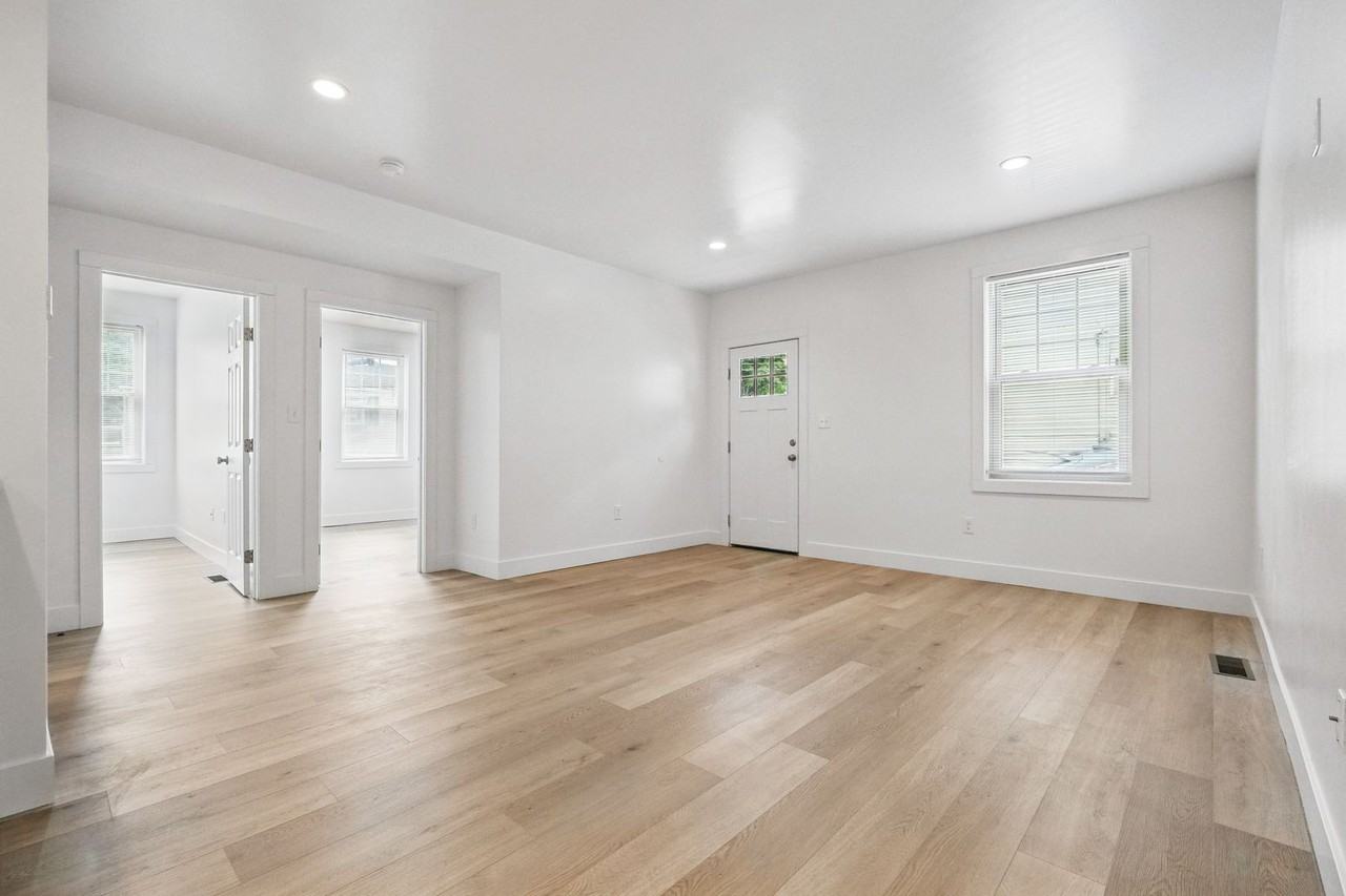 1 Higgins Street - Photo 7 of 34