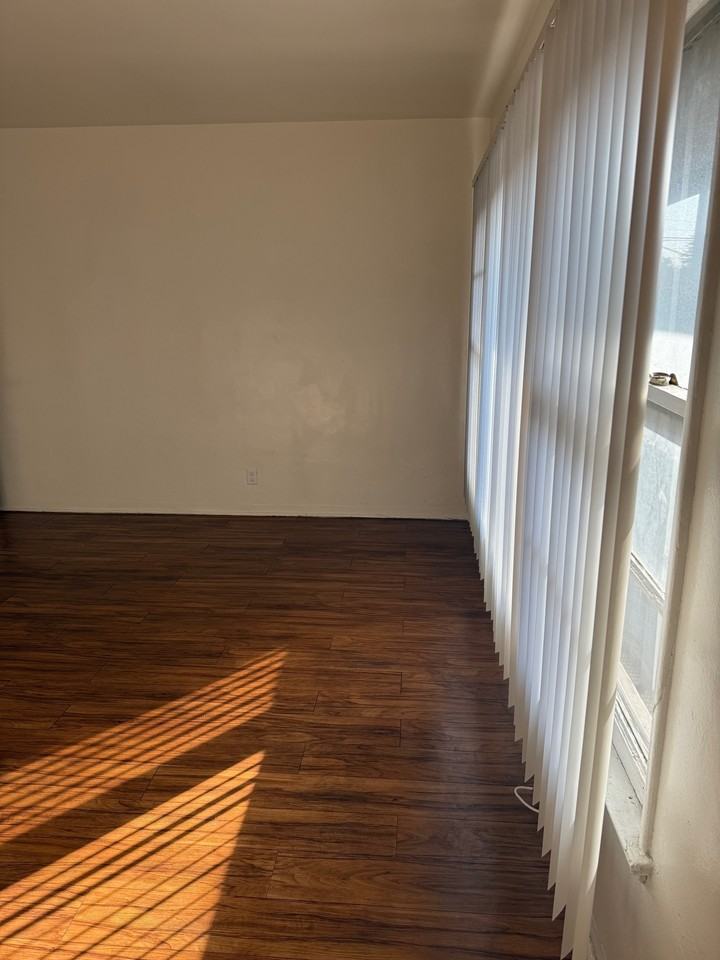 212 Santa Fe Avenue #1/2 - Photo 3 of 15