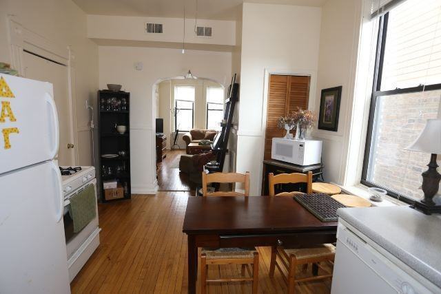 2031 W Moffat St #2 - Photo 6 of 20