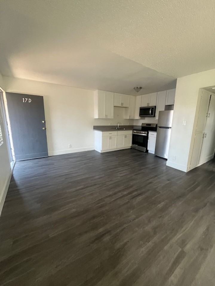 CABANA APARTMENTS - Photo 3 of 7