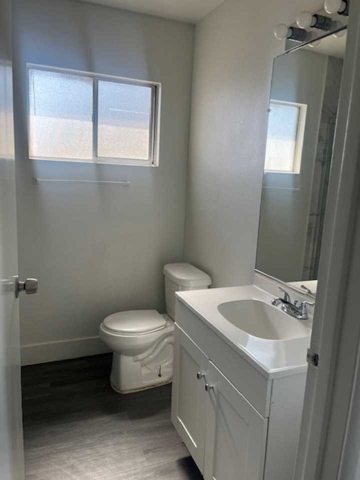 CABANA APARTMENTS - Photo 5 of 7