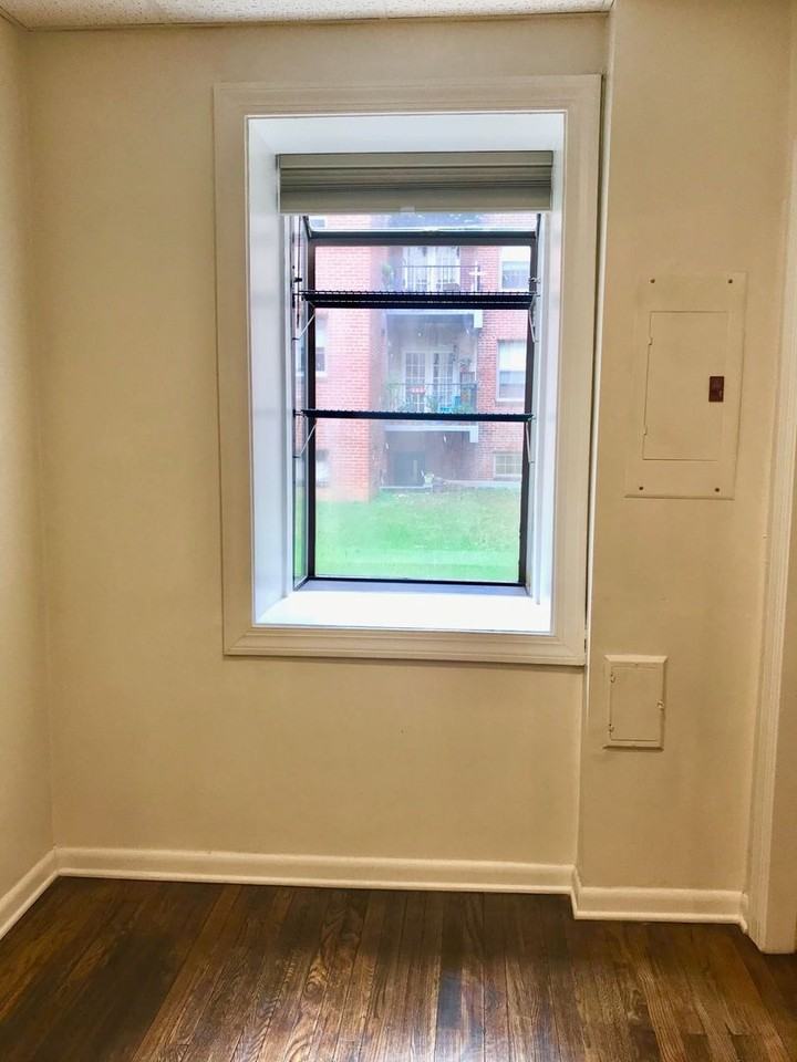 Fleetwood Apartments - Photo 4 of 50