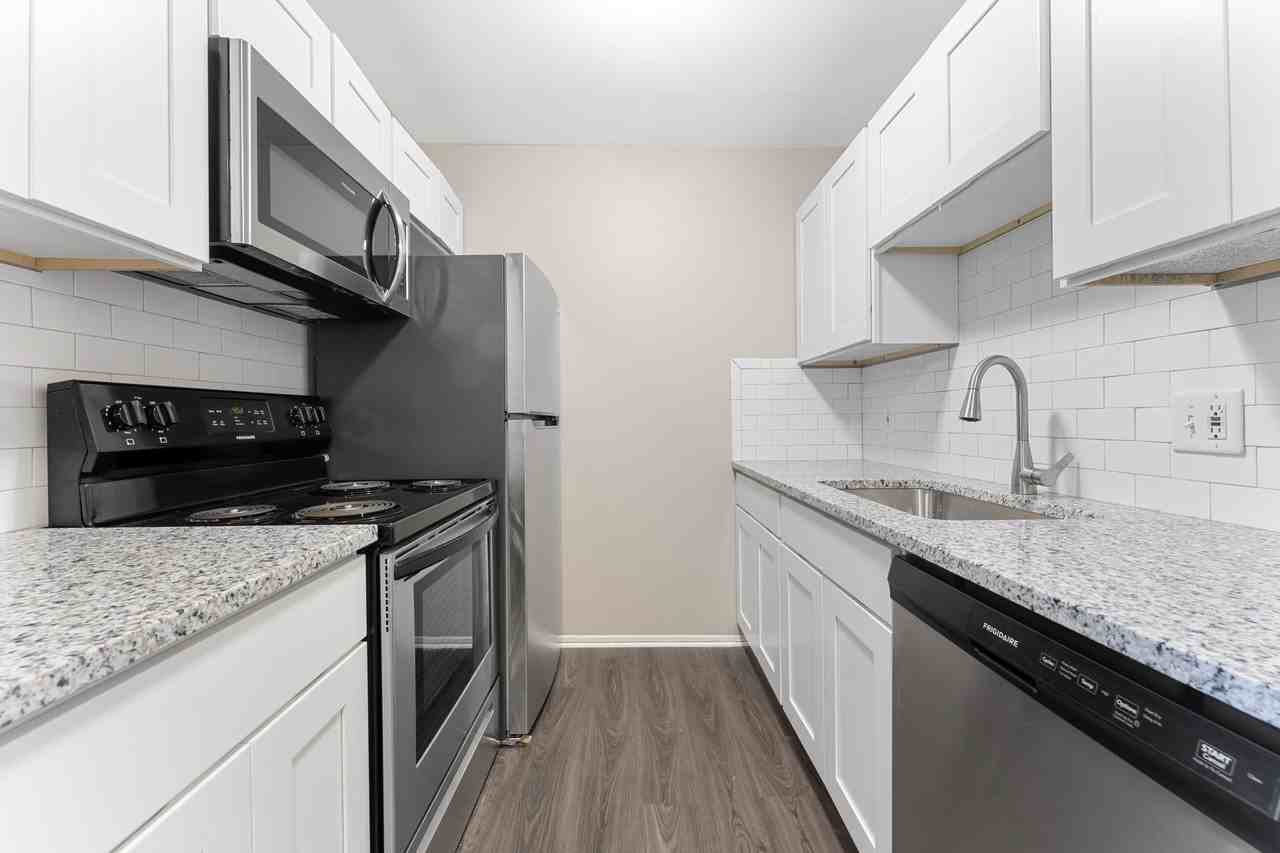 Huron River Garden City - Photo 2 of 21