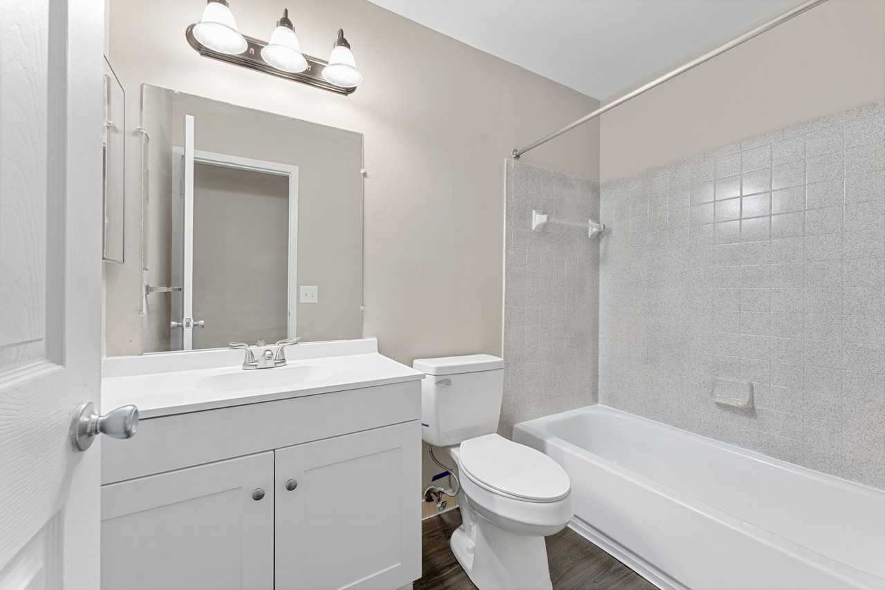 Huron River Garden City - Photo 5 of 21