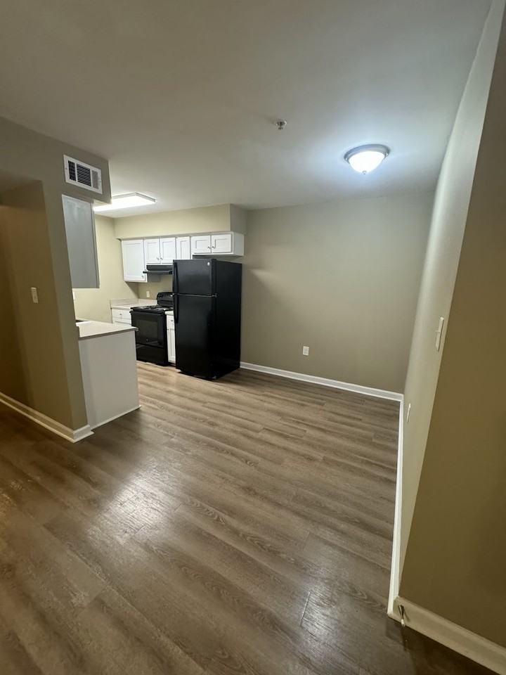 411 Baldwin Crt - Photo 5 of 18