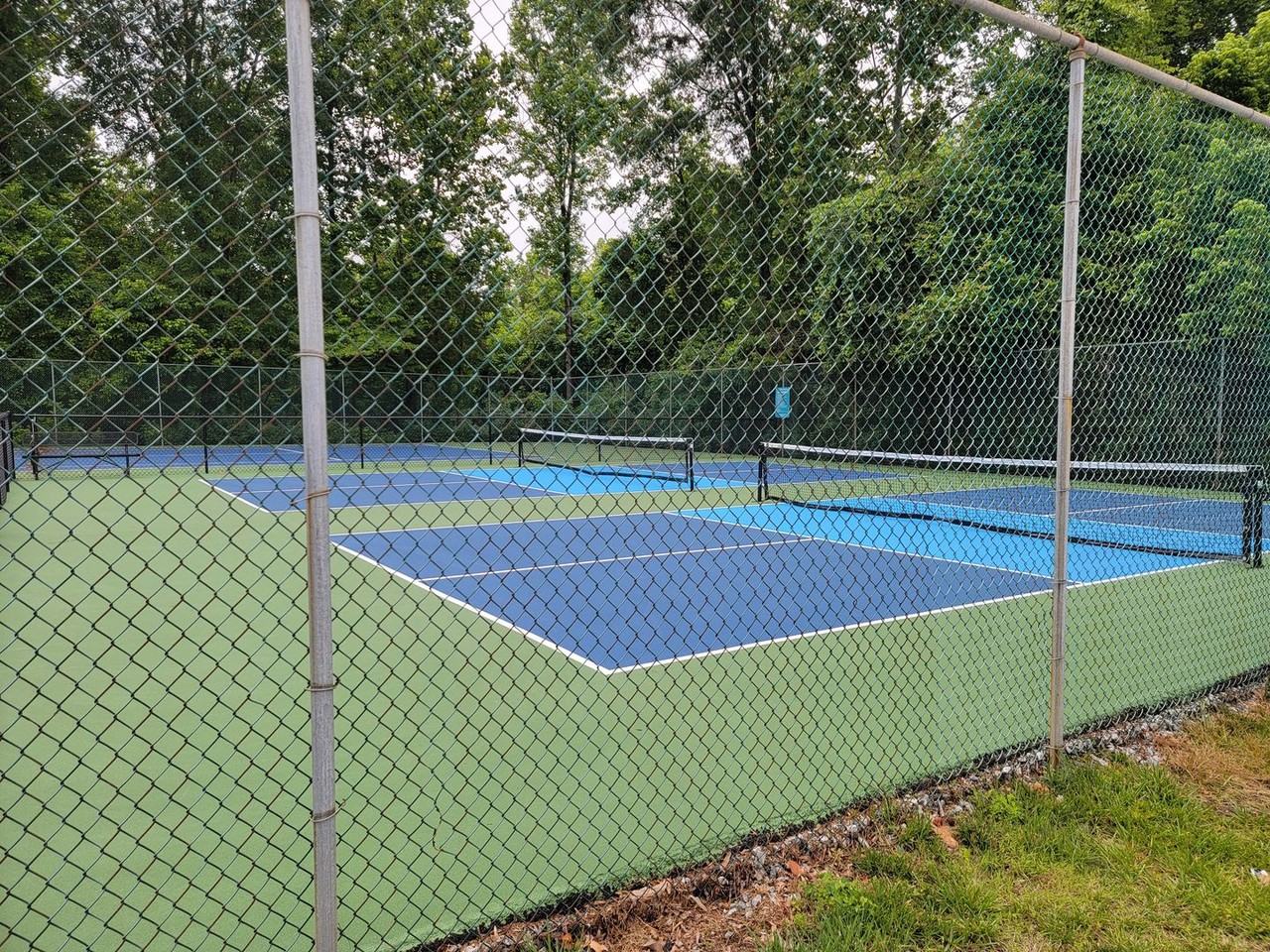 1034 Christmas Pl - Photo 6 of 24