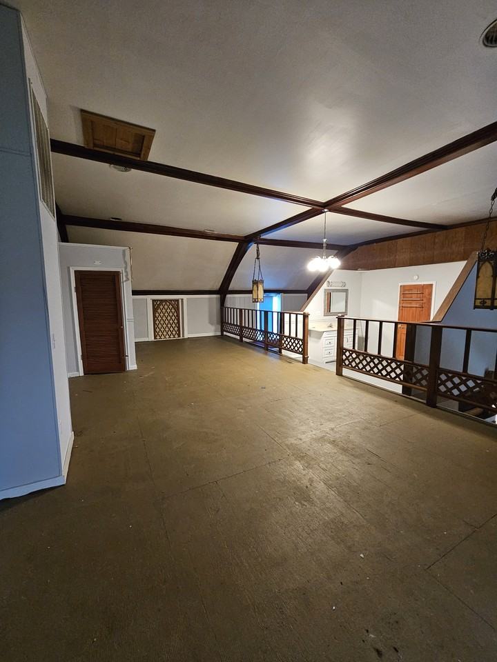 404 Market Street - Photo 3 of 5