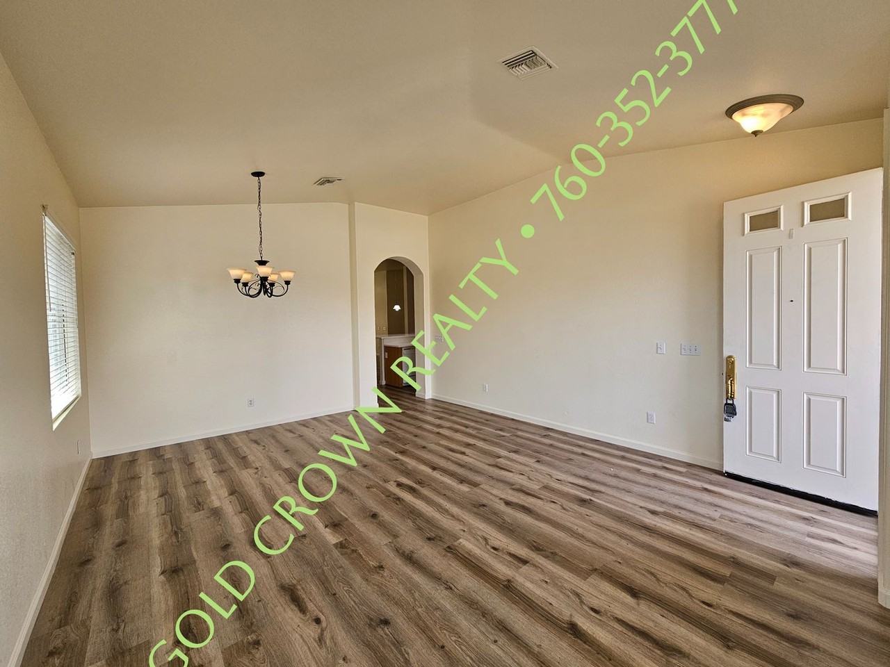 327 Countryside Dr - Photo 3 of 18
